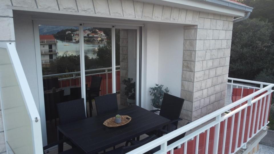 Luxury Apartments Oasis Lumbarda Eksteriør bilde
